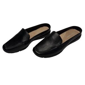 NWOT Easy Spirit “Seaggie” Women’s Leather Black Slip On Mules 
Size 5 1/2